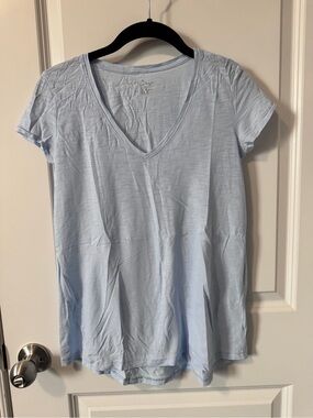 Lilly Pulitzer Light Blue V-Neck Short Sleeve Tee-XXS